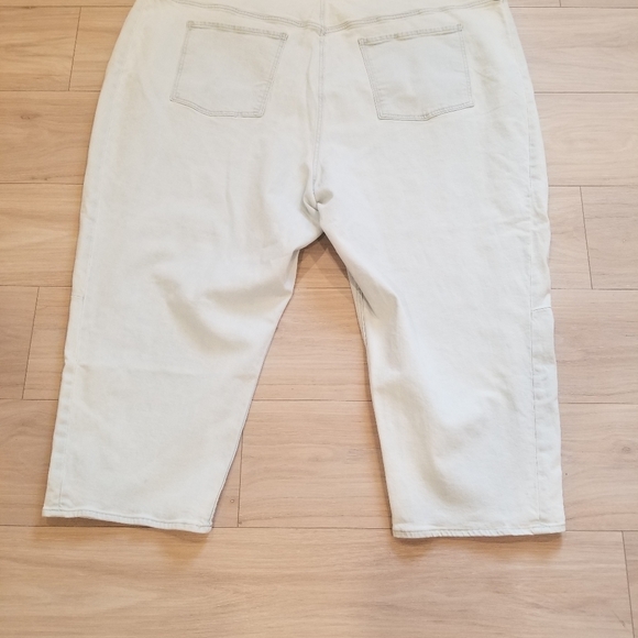 Old Navy Light Wash Barrel Leg High-Rise Jeans New - Picture 9 of 11